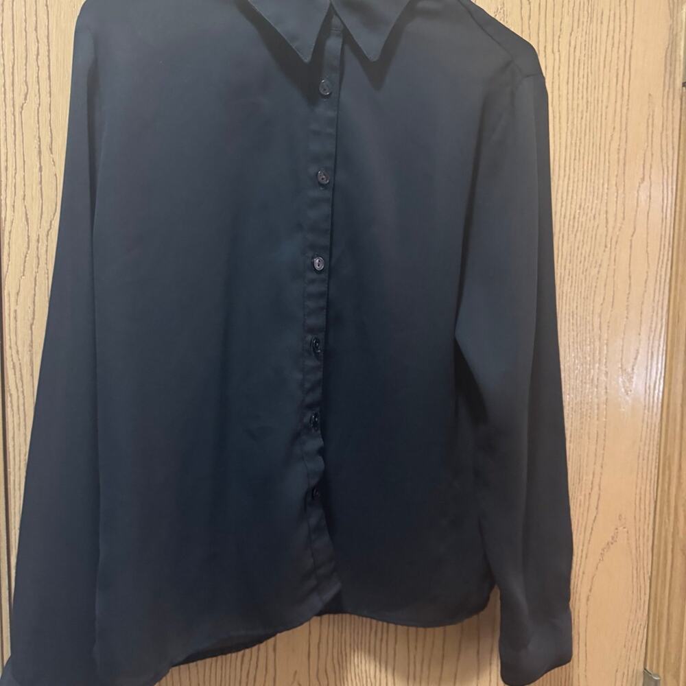 Maurice’s button shirt size M